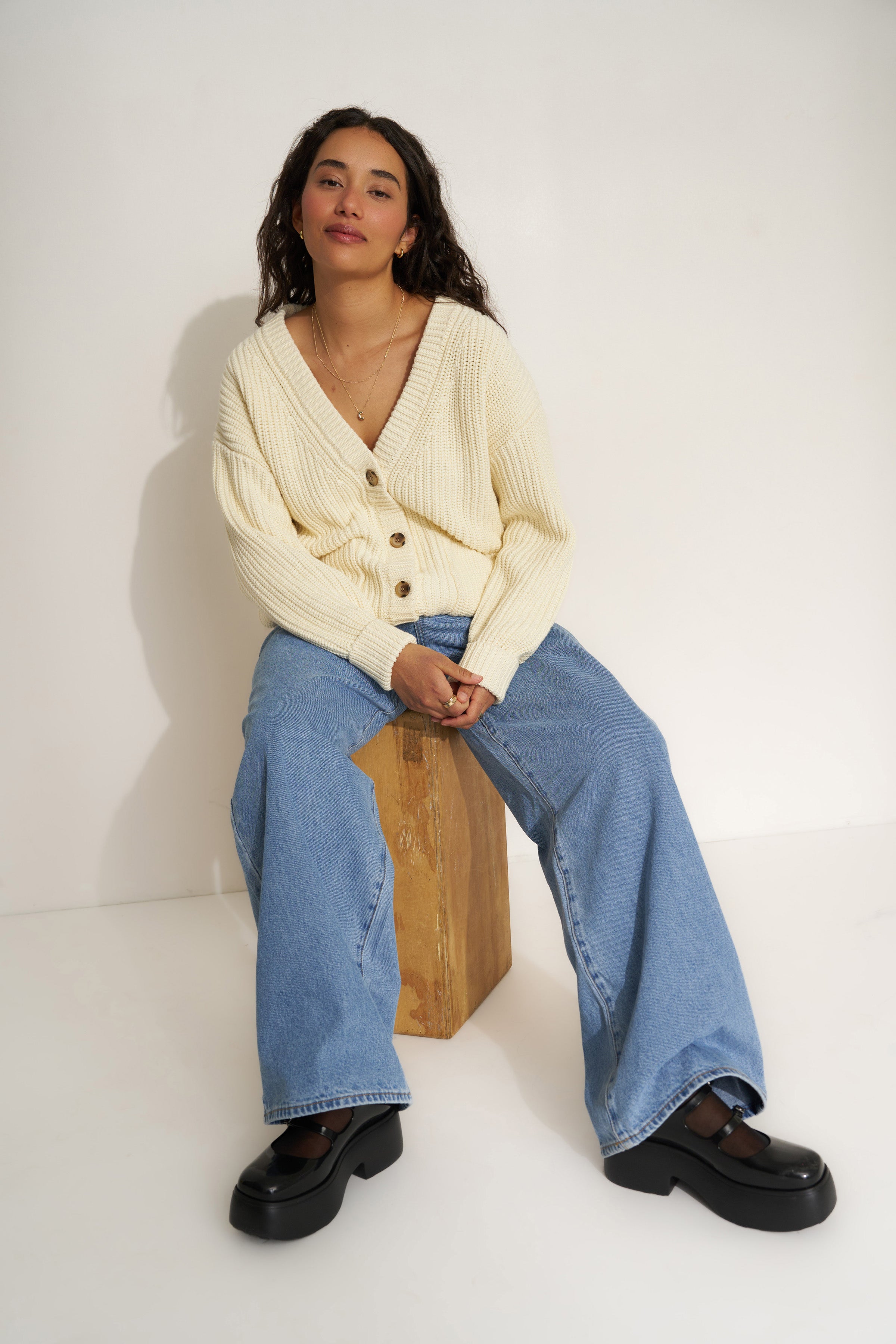 (取寄) レディース ジョーイ カーディガン - ウィメンズ Callahan women Joey Cardigan - Women's Creme The Cardigan - Creme – Callahan Knitwear