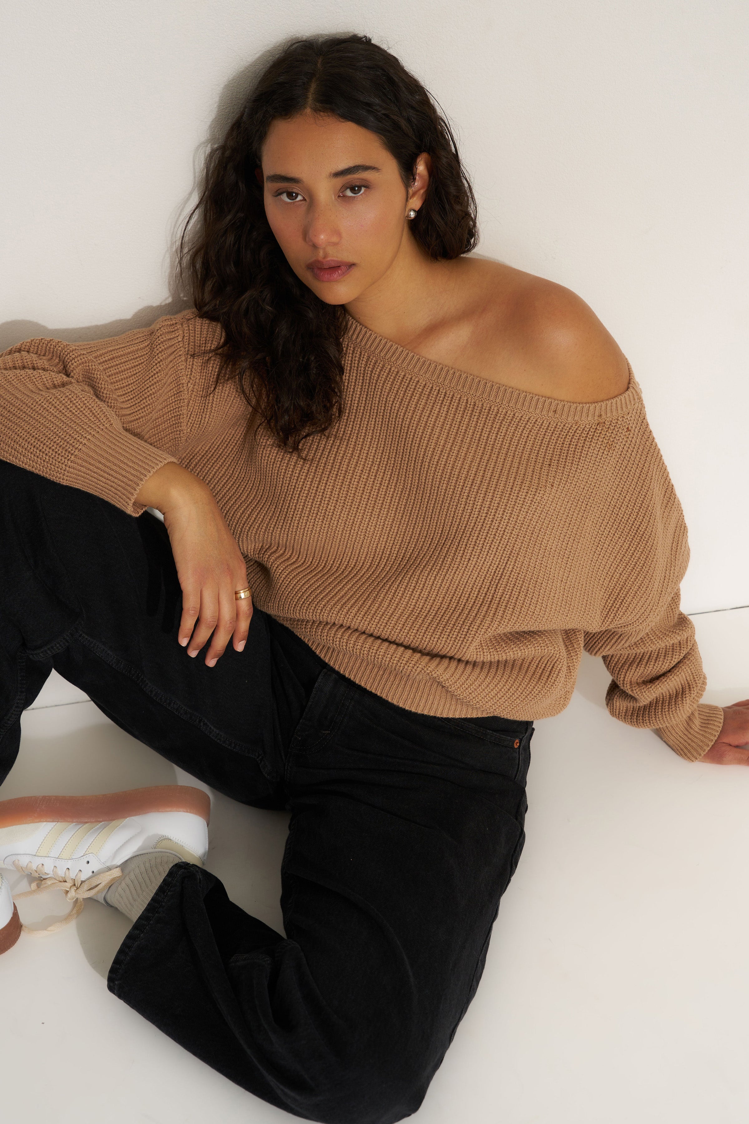 ニット+セーター hella back volume knit - camel The Off Shoulder - Camel – Callahan Knitwear