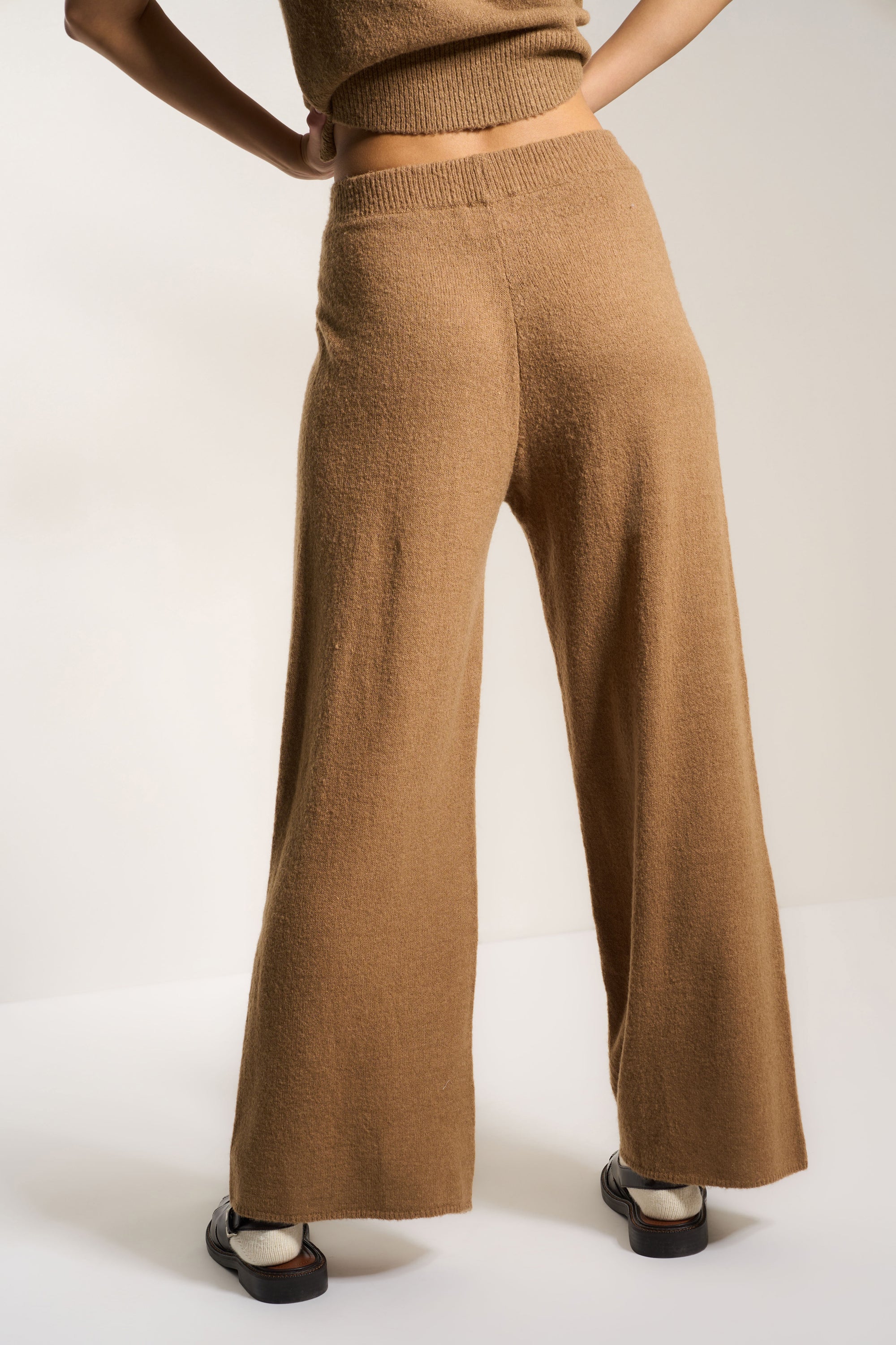 Pilar Pant - Raw Umber